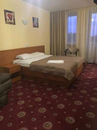 Отель Hotel Nika Киев Двухместный номер Делюкс с 1 кроватью и душем-5