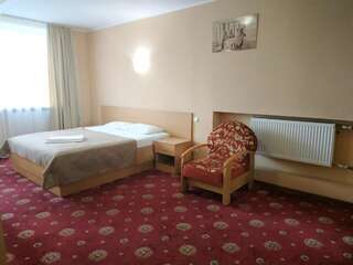 Отель Hotel Nika Киев Большой двухместный номер с 1 кроватью-3