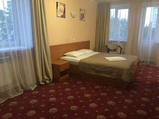 Отель Hotel Nika Киев Двухместный номер Делюкс с 1 кроватью и душем-2